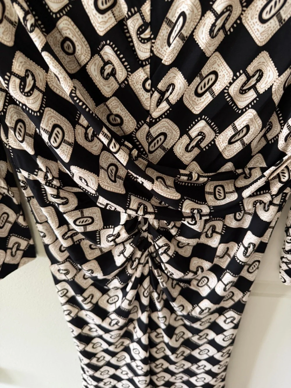 Diane Von Furstenberg Black and Cream Ruched Jersey Midi Dress size 12 - Picture 8 of 12